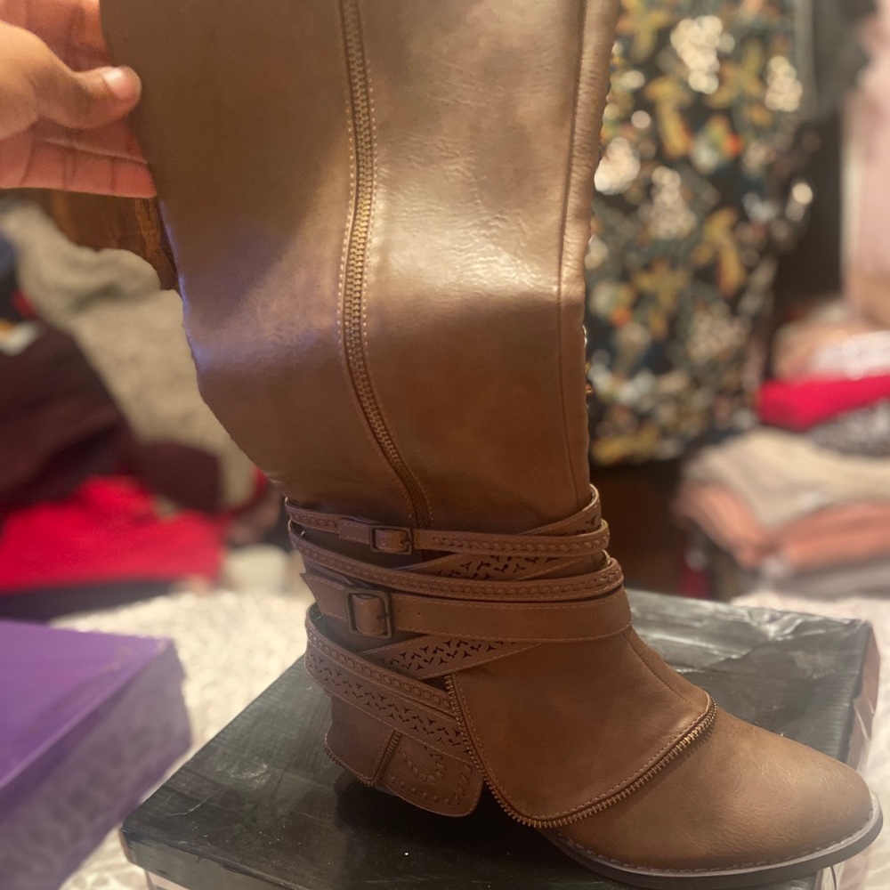 Not Rated Size 8 Knee High Taupe Boots